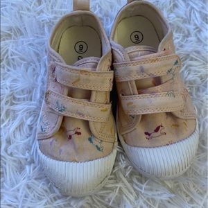 Toddler shoes 9